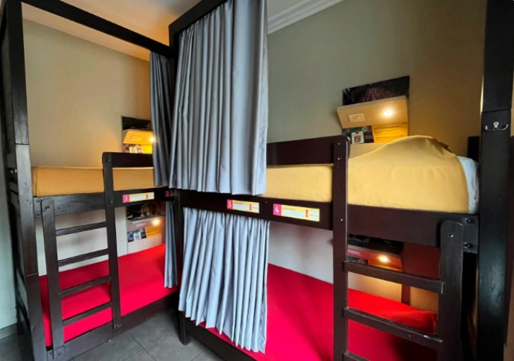 6-POD CON BAÑO SHARED