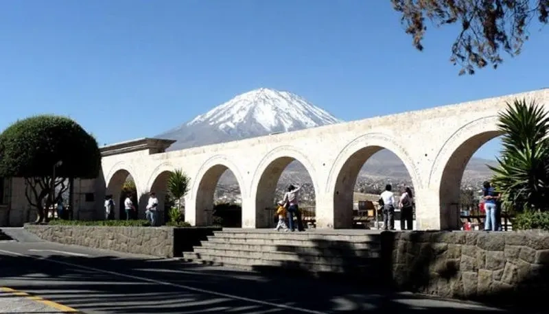 12. Arequipa: ciudad blanca, volcanes y el cañón del Colca