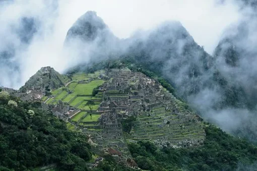 🏔️ 7. Excursiones y aventuras cercanas