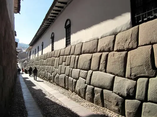 A famosa pedra de 12 ângulos